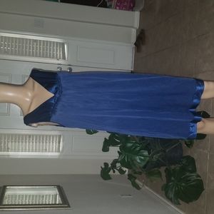 Vanity Fair m negligee vneck lace trim anti-static anti-cling soft flowy